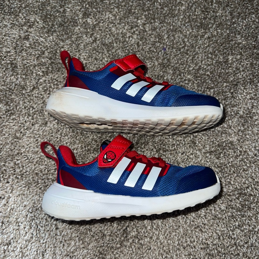 Size 8 Spider-Man Adidas Shoes - Picture 4 of 9